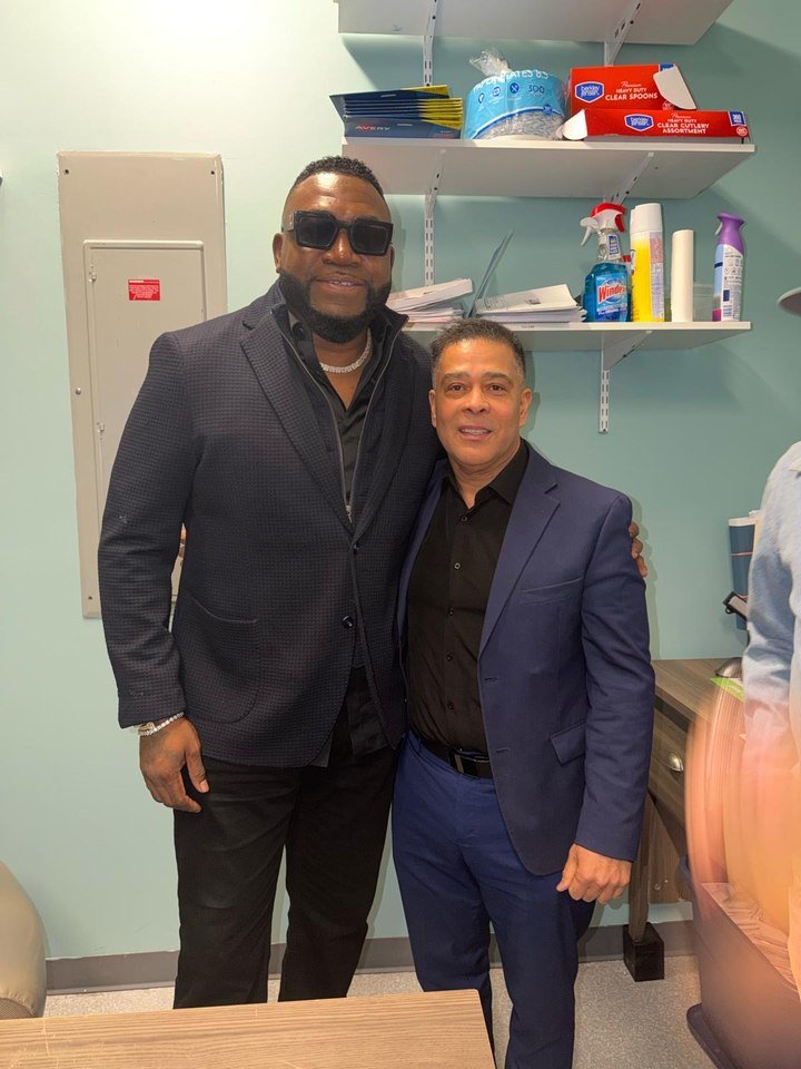 David Ortiz junto a Tony Polanco, fundador y director de High League de Softbol